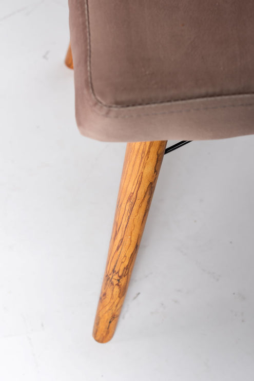 Belek Extendable Dining Table With Six Chairs